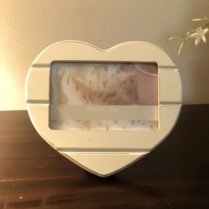 Heart shaped picture frame